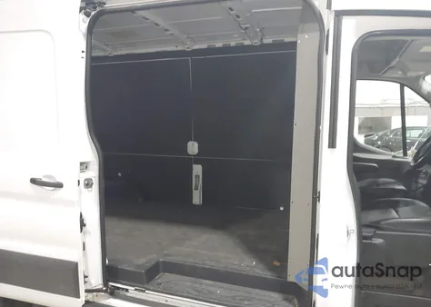 2024 Ford Transit-250 z USA, uszkodzony, nr VIN 1FTBR1C87RKB14844